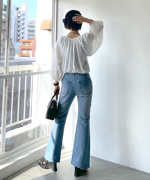 PAGEBOY(ページボーイ)の「クロップド2WAYブラウス(シャツ/ブラウス・レディース・ブラック/オフホワイト/ブルー/サックスブルー・FREE)」の6枚目の写真