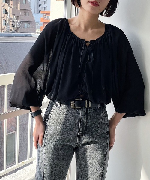 PAGEBOY(ページボーイ)の「クロップド2WAYブラウス(シャツ/ブラウス・レディース・ブラック/オフホワイト/ブルー/サックスブルー・FREE)」の8枚目の写真