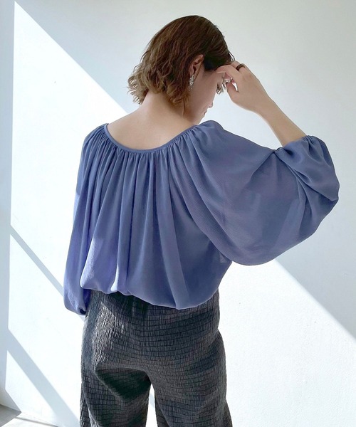 PAGEBOY(ページボーイ)の「クロップド2WAYブラウス(シャツ/ブラウス・レディース・ブラック/オフホワイト/ブルー/サックスブルー・FREE)」の10枚目の写真