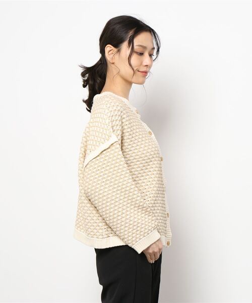 Samansa Mos2(サマンサ モスモス)の「前後2WAY柄編みニット(ニット/セーター・レディース・イエロー/ブルー/キナリ/ベージュ/グリーン/チャコール・フリ-)」の7枚目の写真