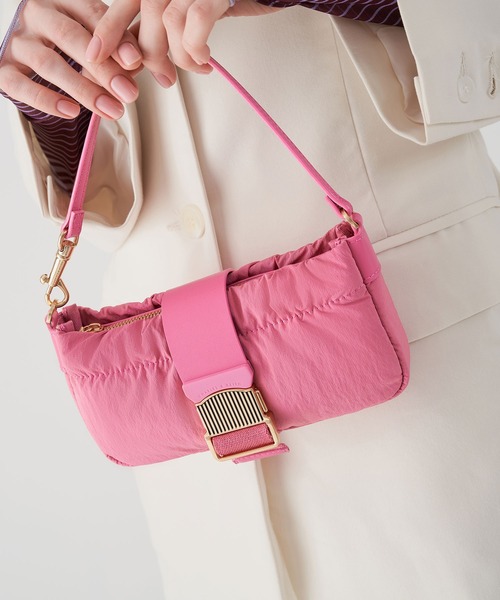 CHARLES & KEITH(チャールズ & キース)の「アスペン ルーシュドフォンポーチ / Aspen Ruched Phone Pouch(ボディバッグ/ウエストポーチ・レディース・グリーン/オレンジ/ライラック/ピンク・XS)」の20枚目の写真