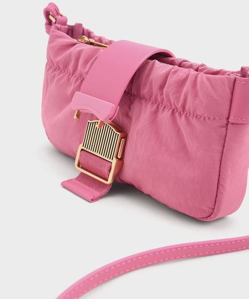 CHARLES & KEITH(チャールズ & キース)の「アスペン ルーシュドフォンポーチ / Aspen Ruched Phone Pouch(ボディバッグ/ウエストポーチ・レディース・グリーン/オレンジ/ライラック/ピンク・XS)」の18枚目の写真