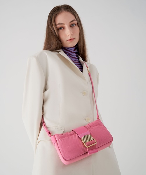 CHARLES & KEITH(チャールズ & キース)の「アスペン ルーシュドフォンポーチ / Aspen Ruched Phone Pouch(ボディバッグ/ウエストポーチ・レディース・グリーン/オレンジ/ライラック/ピンク・XS)」の17枚目の写真
