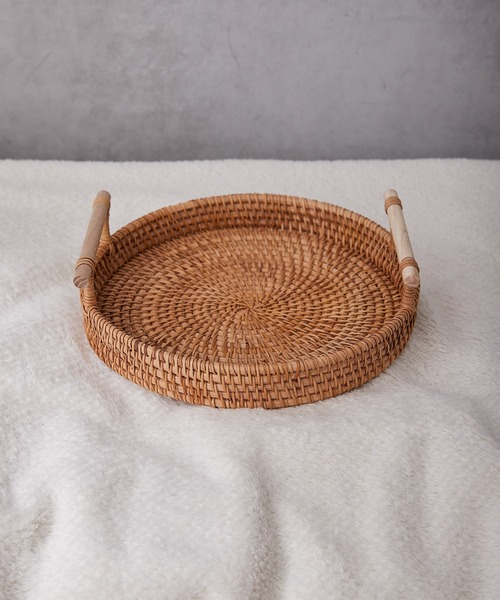 BIRTHDAY BAR（バースデイバー）の「ラタン編みトレイ Mサイズ（収納グッズ・レディース・ナチュラル・フリー）」の2枚目の写真