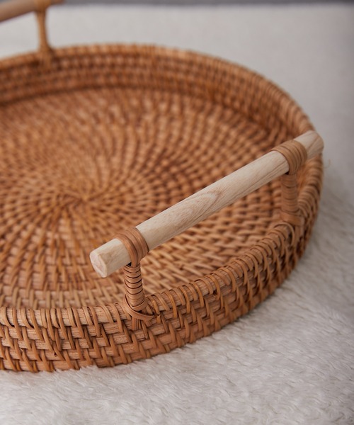 BIRTHDAY BAR（バースデイバー）の「ラタン編みトレイ Mサイズ（収納グッズ・レディース・ナチュラル・フリー）」の3枚目の写真