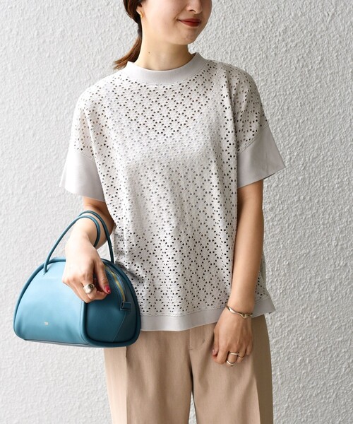 SHIPS(シップス)の「*〈手洗い可能〉アイレット ワイド リブ ドッキング トップス◇(Tシャツ/カットソー・レディース・ホワイト/ライトホワイト/ブラック/ブラック系/チャコールグレー/シルバーグレー/グレー系/ダークグリーン/パープル/ライトイエロー・ONE SIZE)」の7枚目の写真