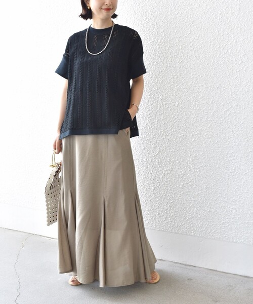 SHIPS(シップス)の「*〈手洗い可能〉アイレット ワイド リブ ドッキング トップス◇(Tシャツ/カットソー・レディース・ホワイト/ライトホワイト/ブラック/ブラック系/チャコールグレー/シルバーグレー/グレー系/ダークグリーン/パープル/ライトイエロー・ONE SIZE)」の15枚目の写真