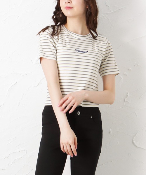 CONVERSE(コンバース)の「CONVERSE コンバース リブクロップドボーダーTシャツ(Tシャツ/カットソー・レディース・ホワイト/ブルー/ブラック/オフホワイト・L/M)」の3枚目の写真