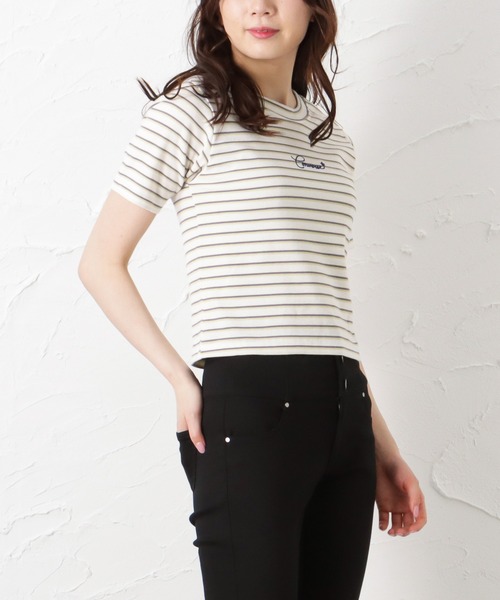 CONVERSE(コンバース)の「CONVERSE コンバース リブクロップドボーダーTシャツ(Tシャツ/カットソー・レディース・ホワイト/ブルー/ブラック/オフホワイト・L/M)」の14枚目の写真