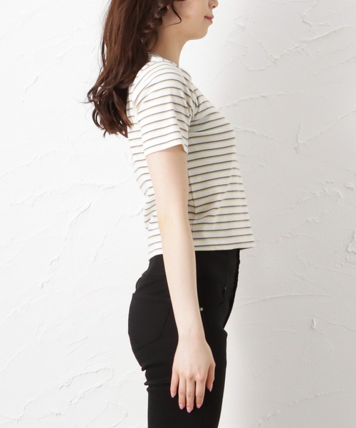 CONVERSE(コンバース)の「CONVERSE コンバース リブクロップドボーダーTシャツ(Tシャツ/カットソー・レディース・ホワイト/ブルー/ブラック/オフホワイト・L/M)」の21枚目の写真