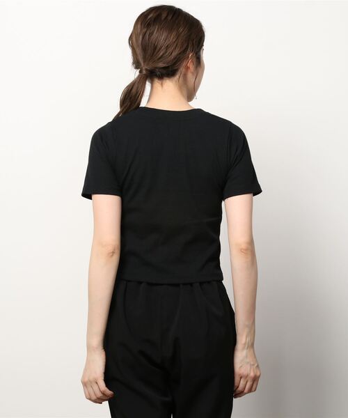 CONVERSE(コンバース)の「CONVERSE コンバース リブクロップドボーダーTシャツ(Tシャツ/カットソー・レディース・ホワイト/ブルー/ブラック/オフホワイト・L/M)」の12枚目の写真