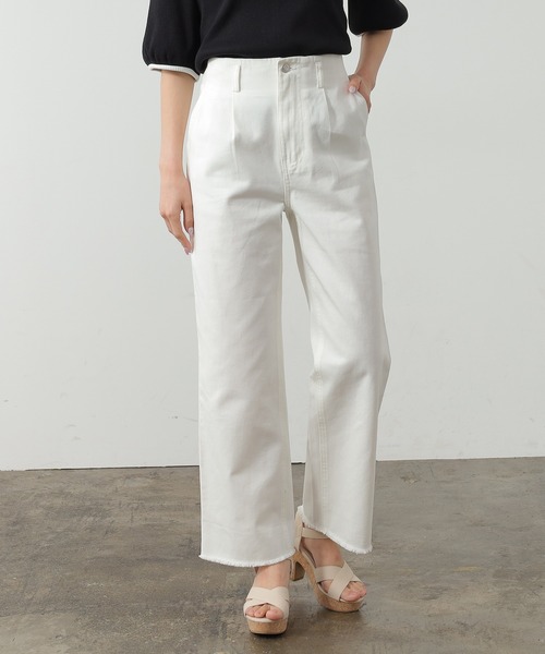 Honeys（ハニーズ）の「ストレートパンツ（デニムパンツ・レディース・ホワイト/ベージュ/ブルー/ブルー系その他・S/M/L）」の2枚目の写真