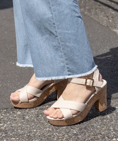 Honeys（ハニーズ）の「ストレートパンツ（デニムパンツ・レディース・ホワイト/ベージュ/ブルー/ブルー系その他・S/M/L）」の21枚目の写真