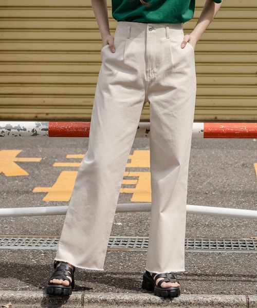 Honeys（ハニーズ）の「ストレートパンツ（デニムパンツ・レディース・ホワイト/ベージュ/ブルー/ブルー系その他・S/M/L）」の15枚目の写真