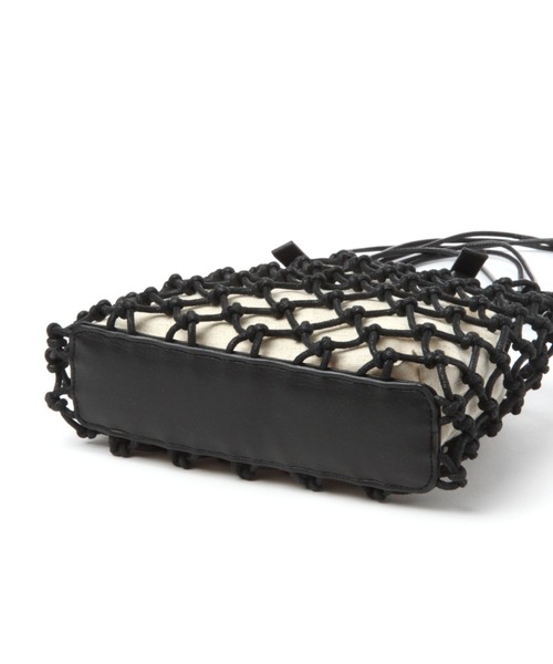 niko and...(ニコアンド)の「オリジナルマクラメ2WAYショルダーバッグ(ショルダーバッグ・レディース・ブラック/レッド/オフホワイト/ブルー・0)」の7枚目の写真