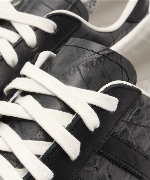 adidas CONSORTIUM(アディダスコンソーシアム)の「ユニセックス アディダス コンソーシアム ネイバーフッド スーパースター adidas CONSORTIUM SUPERSTAR 80V NBHD(スニーカー・レディース・ブラック・23.5cm/27.5cm/28.5cm/24.5cm/24cm/28cm/26.5cm/27cm/23cm/26cm/29cm)」の7枚目の写真