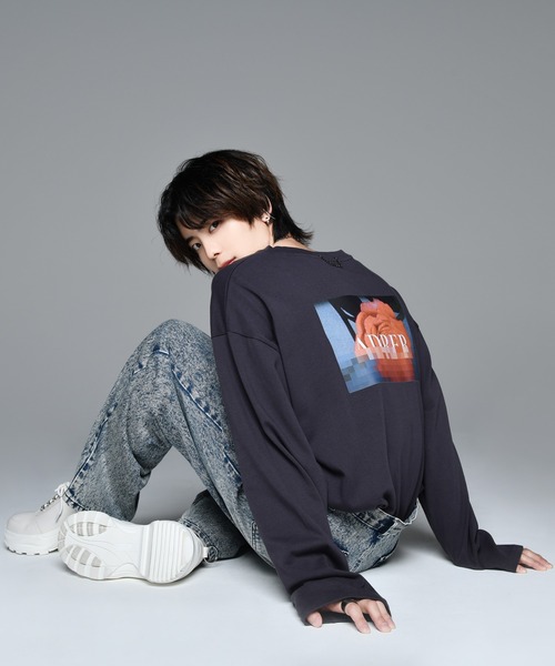 ADRER（アドラー）の「heavy cotton flower graphic big long-t/ヘビーコットンフラワーグラフィックロングT（Tシャツ/カットソー・メンズ・ホワイト/チャコールグレー/バーガンディー・SMALL/MEDIUM/LARGE/X-SMALL）」の13枚目の写真