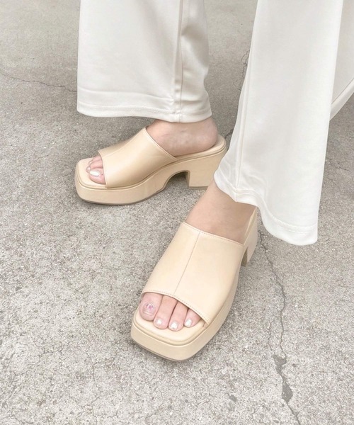 shopnikoniko(ショップニコニコ)の「バルキーヒール プラットフォームサンダル(サンダル・レディース・ブラック/ホワイト/ベージュ・LL/S/M/L)」の8枚目の写真
