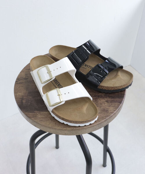 BIRKENSTOCK(ビルケンシュトック)の「【BIRKENSTOCK/ビルケンシュトック】ARIZONA Birko-Flor PATENT Narrow(サンダル・レディース・ブラック/ホワイト・37/38)」の1枚目の写真