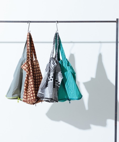 OMNES（オムネス）の「ポータブルエコバッグ（エコバッグ/サブバッグ・レディース・ホワイト/ブラック/ベージュ/グレー/グリーン・FREE）」の16枚目の写真