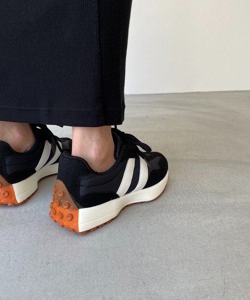 CANAL JEAN(キャナルジーン)の「El mar(エルマール) ダブルラインスニーカー(スニーカー・レディース・ホワイト/ネイビー・24/25/26)」の5枚目の写真