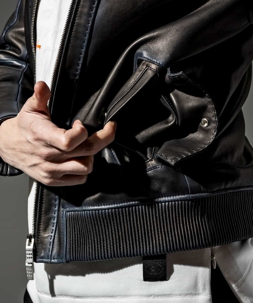 C DIEM(カルペディエム)の「C DIEM(カルペディエム)シープレザーグラデーションハリントンジャケット(ライダースジャケット・メンズ・ブラック/ダークブラウン・M/L)」の15枚目の写真