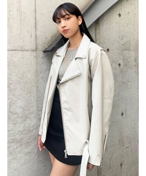EMODA（エモダ）の「フェイクレザーオーバーライダース（ライダースジャケット・レディース・ホワイト/ブラック・FREE）」の14枚目の写真