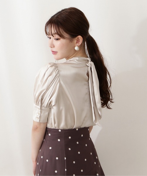 PROPORTION BODY DRESSING(プロポーションボディドレッシング)の「パフスリーブサテンブラウス / 1212210702(シャツ/ブラウス・レディース・ベージュ/パープル/カーキ・FREE)」の9枚目の写真