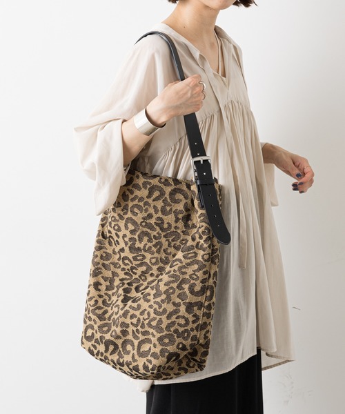 Omekashi（オメカシ）の「ワンハンドル ジャガードトートバッグ（トートバッグ・レディース・ブラック/ベージュ・ONE SIZE）」の11枚目の写真