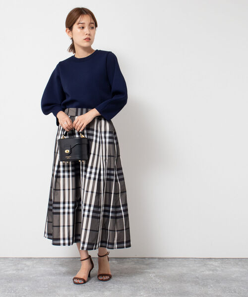 NOLLEY’S(ノーリーズ)の「スムース編みプルオーバーニット(ニット/セーター・レディース・ネイビー/ブルー/キャメル・38)」の19枚目の写真