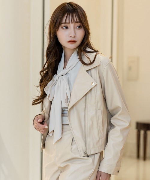 Julia Boutique（ジュリアブティック）の「フェイクレザーショート丈ライダースジャケット/22510（ライダースジャケット・レディース・ブラック/アイボリー・ONE）」の18枚目の写真