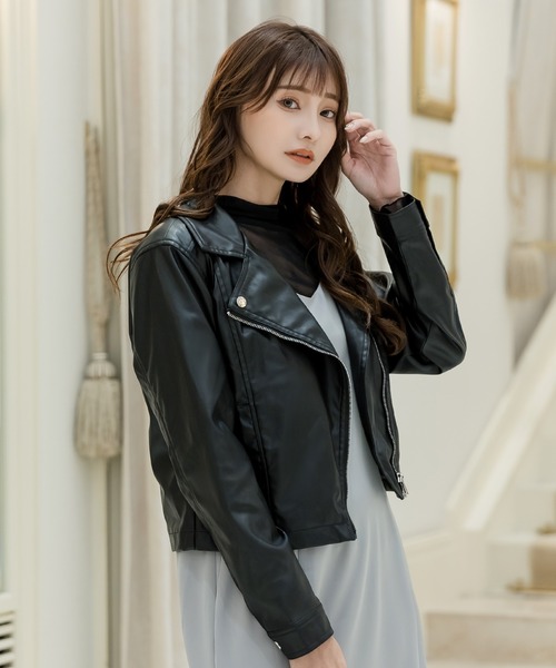 Julia Boutique（ジュリアブティック）の「フェイクレザーショート丈ライダースジャケット/22510（ライダースジャケット・レディース・ブラック/アイボリー・ONE）」の3枚目の写真