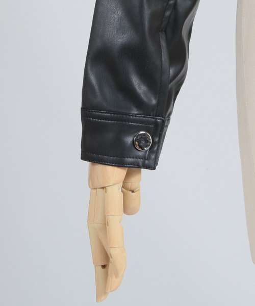 Julia Boutique（ジュリアブティック）の「フェイクレザーショート丈ライダースジャケット/22510（ライダースジャケット・レディース・ブラック/アイボリー・ONE）」の12枚目の写真
