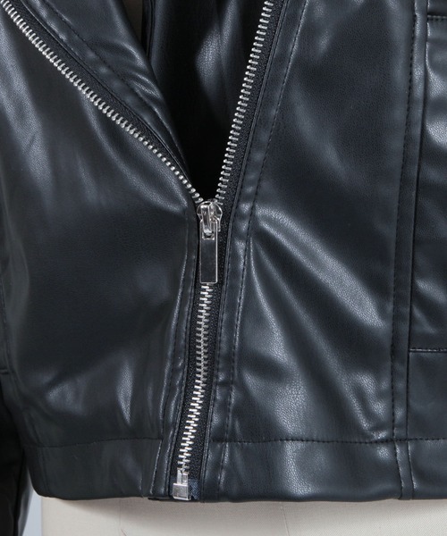 Julia Boutique（ジュリアブティック）の「フェイクレザーショート丈ライダースジャケット/22510（ライダースジャケット・レディース・ブラック/アイボリー・ONE）」の13枚目の写真