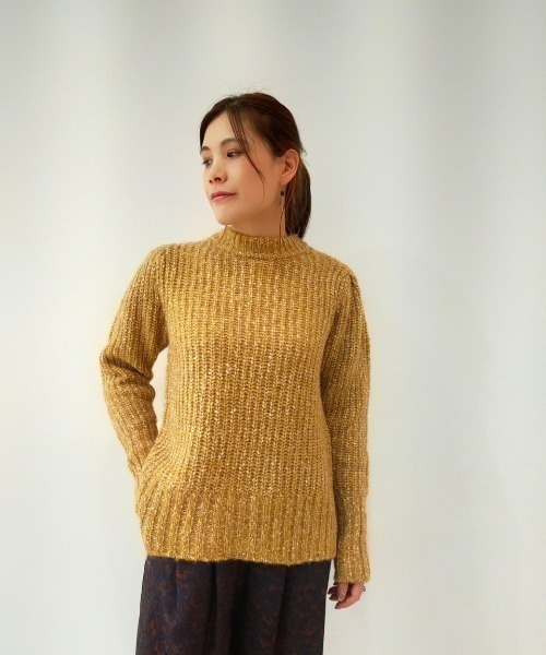 EARIH（アーリ）の「EARIH(アーリ)タックショルダーニット（ニット/セーター・レディース・キャメル・F）」の5枚目の写真