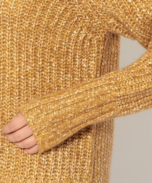 EARIH（アーリ）の「EARIH(アーリ)タックショルダーニット（ニット/セーター・レディース・キャメル・F）」の8枚目の写真