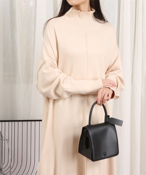 MAISON DE THERESE（メゾン ド テレーズ）の「タートルネックビッグシルエットニットワンピース（ワンピース・レディース・ブラック/ベージュ・FREE）」の14枚目の写真
