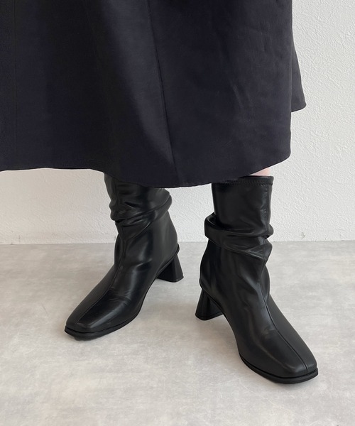 w closet（ダブルクローゼット）の「ギャザーブーツ（ブーツ・レディース・ベージュ/アイボリー/ブラック・M/L）」の3枚目の写真