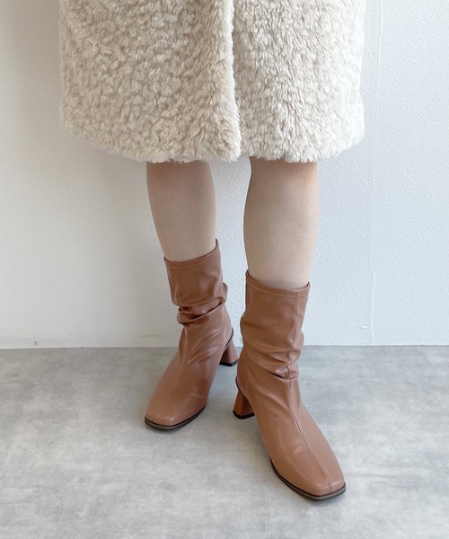 w closet（ダブルクローゼット）の「ギャザーブーツ（ブーツ・レディース・ベージュ/アイボリー/ブラック・M/L）」の6枚目の写真