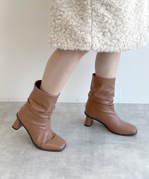 w closet（ダブルクローゼット）の「ギャザーブーツ（ブーツ・レディース・ベージュ/アイボリー/ブラック・M/L）」の8枚目の写真