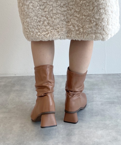 w closet（ダブルクローゼット）の「ギャザーブーツ（ブーツ・レディース・ベージュ/アイボリー/ブラック・M/L）」の13枚目の写真