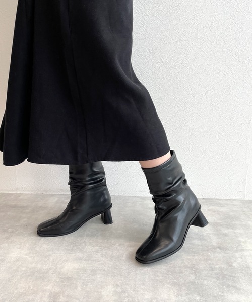 w closet（ダブルクローゼット）の「ギャザーブーツ（ブーツ・レディース・ベージュ/アイボリー/ブラック・M/L）」の11枚目の写真