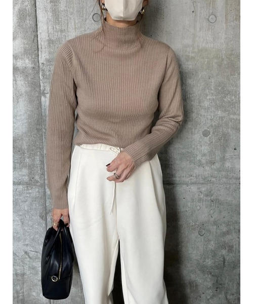 HEILIS(ヘイリス)の「《sayo select》リブハイネックニット / リブトップス リブニット ハイネック(ニット/セーター・レディース・ブラック/ベージュ/アイボリー・FREE)」の4枚目の写真