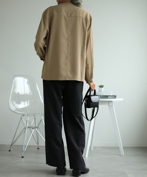 aimoha（アイモハ）の「カシュクール風　Vネック　フェイクレイヤードシャツ（シャツ/ブラウス・レディース・ベージュ/ホワイト・SMALL/LARGE/MEDIUM）」の12枚目の写真