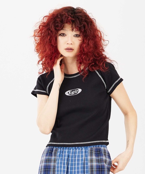 X-girl（エックスガール）の「BICOLOR STITCH S/S BABY TEE（Tシャツ/カットソー・レディース・ライトパープル/ホワイト/ブラック・S/M）」の12枚目の写真