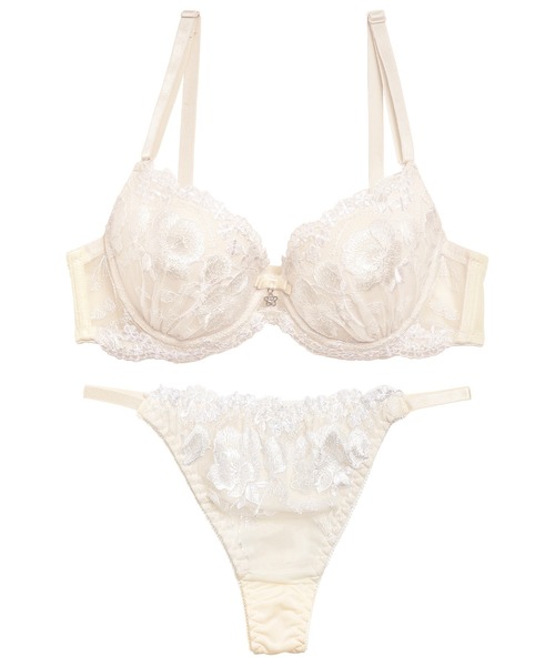 圧巻❣️超ゴージャス.超エレガントな総刺繍黒留袖 総額180万円以上フルセット スタイル提案】/ “ SEMI DOUBLE RIDERS : 1022510002