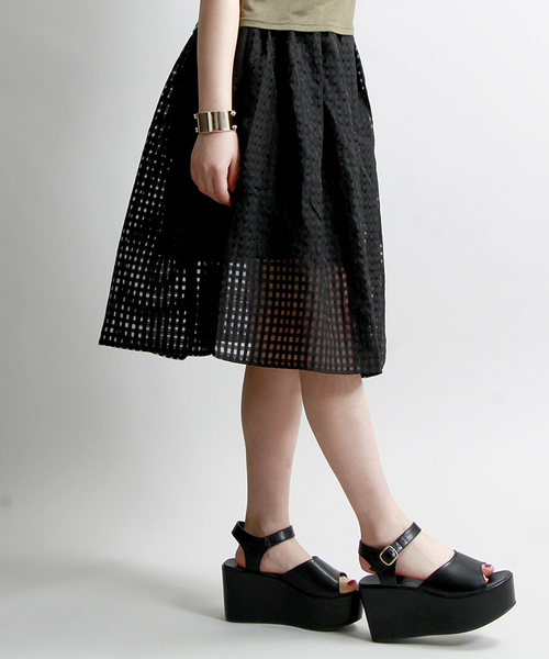 WEGO（ウィゴー）の「WEGO/オーガンジーミディスカート　（スカート・レディース・ホワイト/ブラック・FREE）」の2枚目の写真