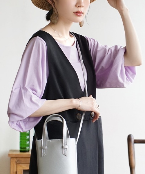 zootie（ズーティー）の「【ちゃっかり着やせできちゃう。】 スタイルアップ デザインスリーブ カットソー［五分袖］（Tシャツ/カットソー・レディース・オフホワイト/ブラック/イエロー系その他/グレー系その他/グレイッシュベージュ/ラベンダー/ブラック×ホワイト/グレイッシュブルー/ライラック/ライトアッシュグレー/チャコール/ベージュ系/レッド系/ライトブルー・M-L/L-XL/3L）」の11枚目の写真