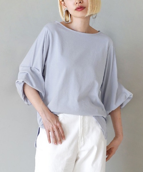 zootie（ズーティー）の「【ちゃっかり着やせできちゃう。】 スタイルアップ デザインスリーブ カットソー［五分袖］（Tシャツ/カットソー・レディース・オフホワイト/ブラック/イエロー系その他/グレー系その他/グレイッシュベージュ/ラベンダー/ブラック×ホワイト/グレイッシュブルー/ライラック/ライトアッシュグレー/チャコール/ベージュ系/レッド系/ライトブルー・M-L/L-XL/3L）」の9枚目の写真