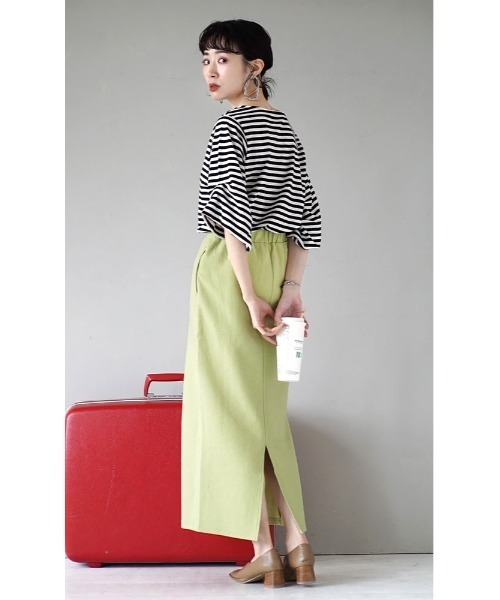 zootie（ズーティー）の「【ちゃっかり着やせできちゃう。】 スタイルアップ デザインスリーブ カットソー［五分袖］（Tシャツ/カットソー・レディース・オフホワイト/ブラック/イエロー系その他/グレー系その他/グレイッシュベージュ/ラベンダー/ブラック×ホワイト/グレイッシュブルー/ライラック/ライトアッシュグレー/チャコール/ベージュ系/レッド系/ライトブルー・M-L/L-XL/3L）」の15枚目の写真